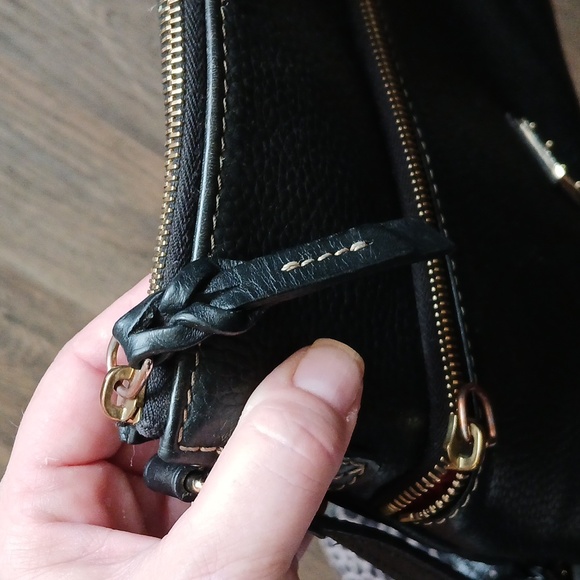 Dooney & Bourke Pebble Grain Crossbody Bag. - Picture 12 of 16